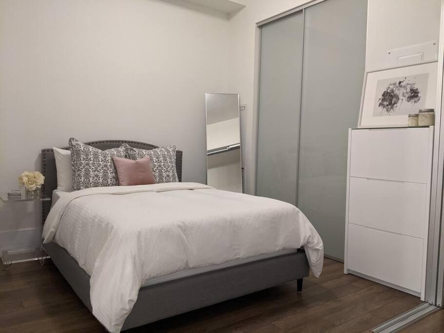 Toronto Lofts Apartment Exterior photo